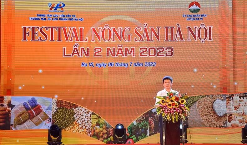 HPA Deputy Director Bui Duy Quang speaking at the opening of the fair.