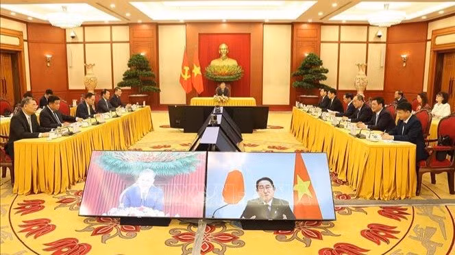 Party General Secretary and State President To Lam (L) holds online talks with President of the Liberal Democratic Party and Prime Minister of Japan Kishida Fumio on September 3. (Photo: VNA)