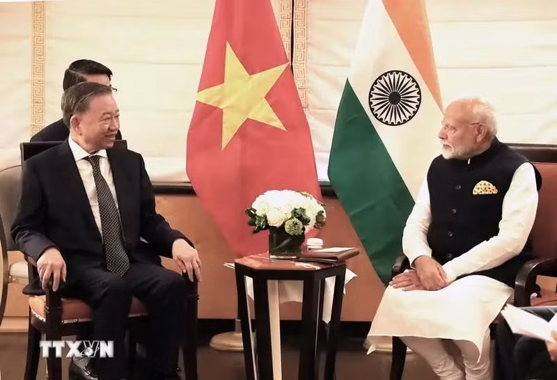 Party General Secretary and State President To Lam (left) and Indian Prime Minister Narendra Modi meets in New York on September 23. (Photo: VNA)