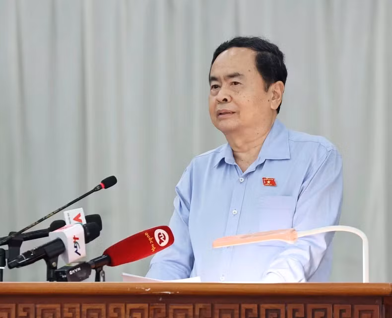National Assembly Chairman Tran Thanh Man announces the content of the 15th National Assembly's eighth session and answers voters' opinions.