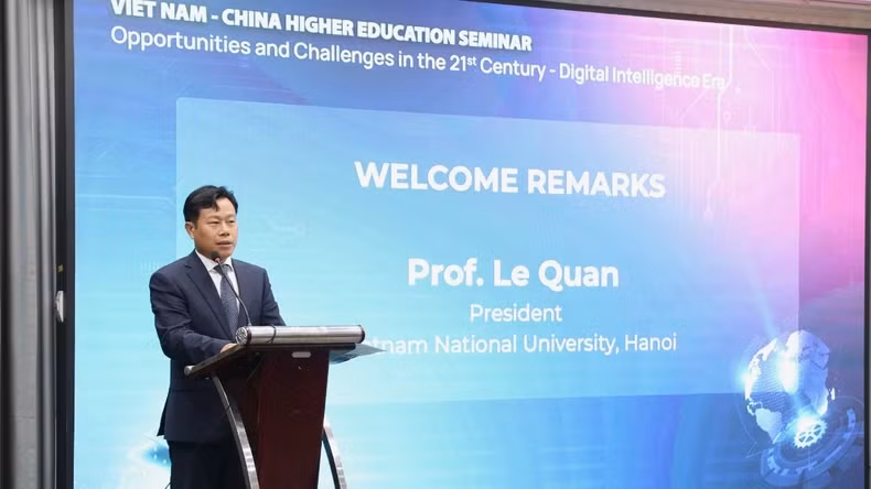 Le Quan, Director of Vietnam National University in Hanoi, speaks at the workshop.