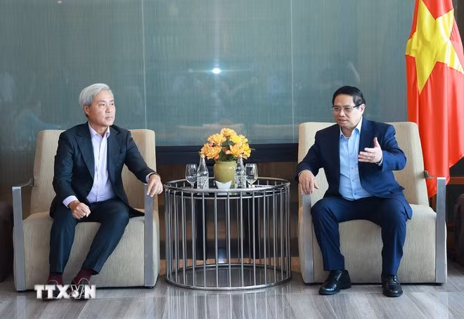 Prime Minister Pham Minh Chinh receives a leader of Ho Tram Project Company Limited. (Photo: VNA) Prime Minister Pham Minh Chinh receives a leader of Ho Tram Project Company Limited. (Photo: VNA)