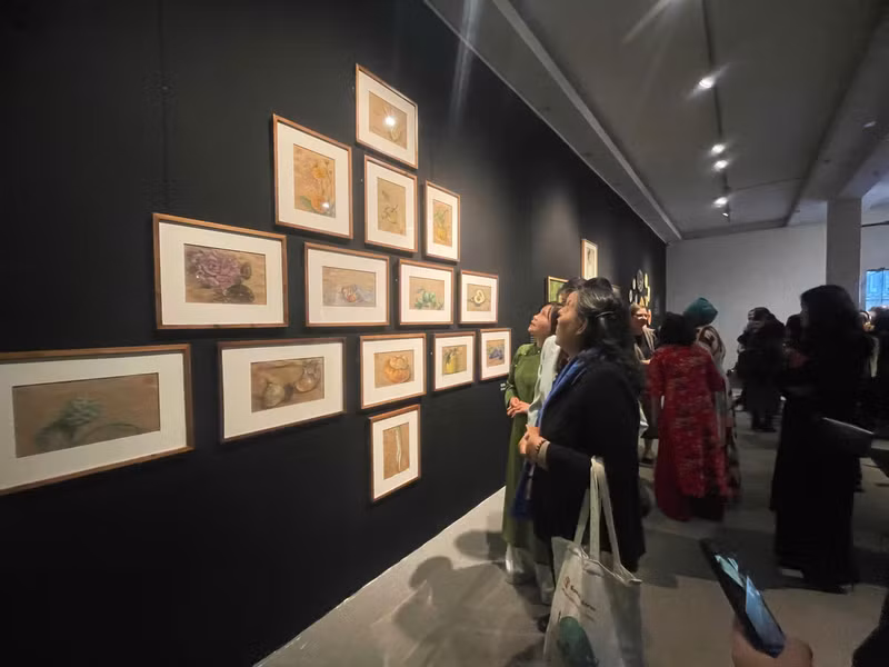 The exhibition attracts many visitors