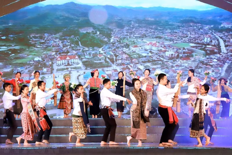 An art performance at the festival (Photo: VNA)