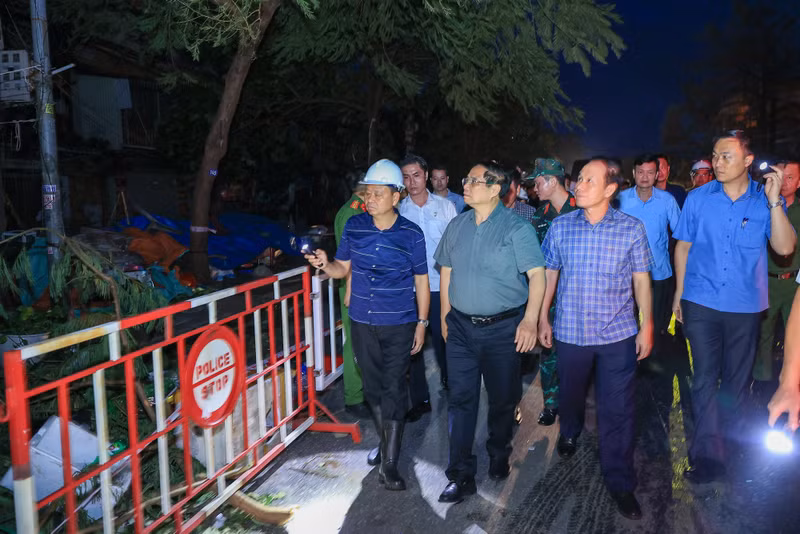 PM Pham Minh Chinh makes fact-finding trip to Hai Phong city after typhoon (Photo: VGP)
