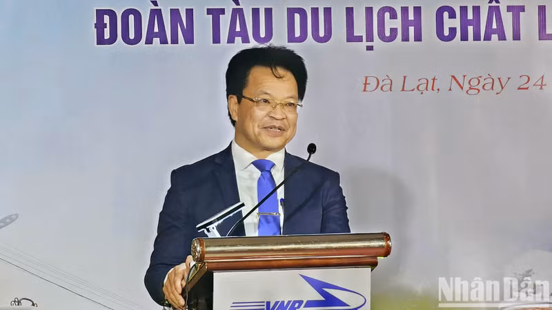 Speaking at the launch ceremony, Dang Sy Manh, Chairman of the Board of Members of Vietnam Railways Corporation, said that the railway hosts many heritage, historical and cultural values. Speaking at the launch ceremony, Dang Sy Manh, Chairman of the Board of Members of Vietnam Railways Corporation, said that the railway hosts many heritage, historical and cultural values.