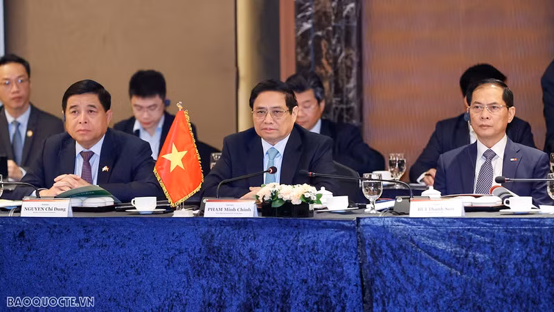 Prime Minister Pham Minh Chinh addresses the session. (Photo: baoquocte.vn)