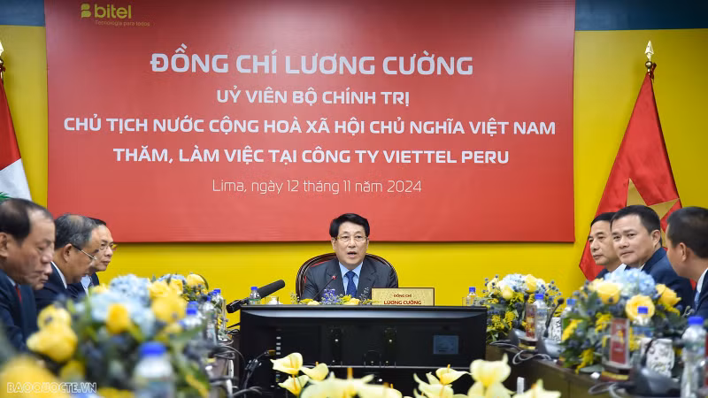 State President Luong Cuong has a working session with Viettel Peru S.A.C (Bitel) on November 12. (Photo: VNA)