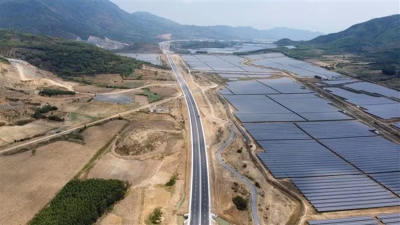 The Nha Trang - Cam Lam expressway (Photo: VNA)