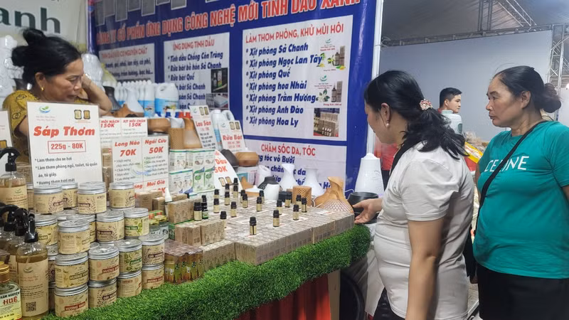 Hanoi launches promotion fair to boost consumption (Photo: hanoimoi.vn)