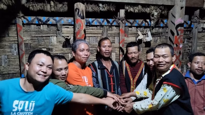 People are placed at the centre, playing a leading role in building and developing community constructions, ensuring the sustainability and spread of the model.