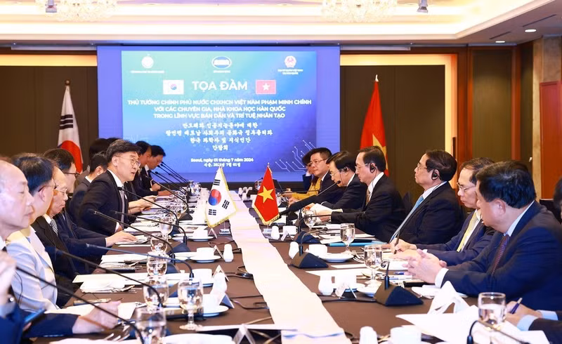 Vietnam wishes to enhance semiconductor, AI cooperation with RoK: PM ảnh 1
