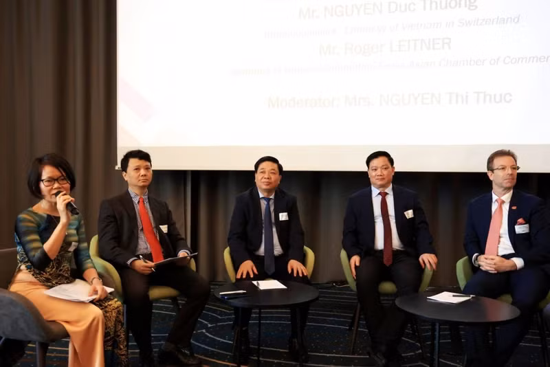 At the seminar (Photo: VNA)