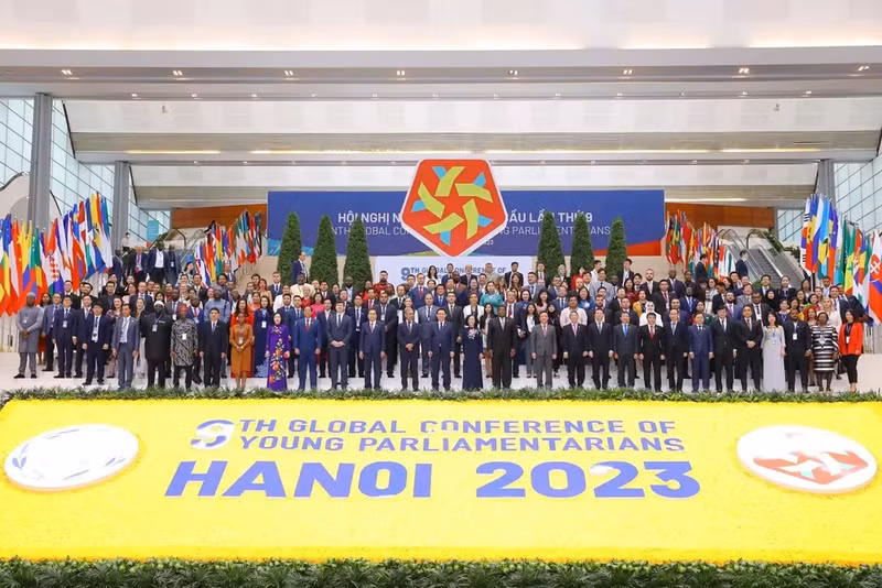 Delegates at the 9th Global Conference of Young Parliamentarians in Hanoi. (Photo: VNA)