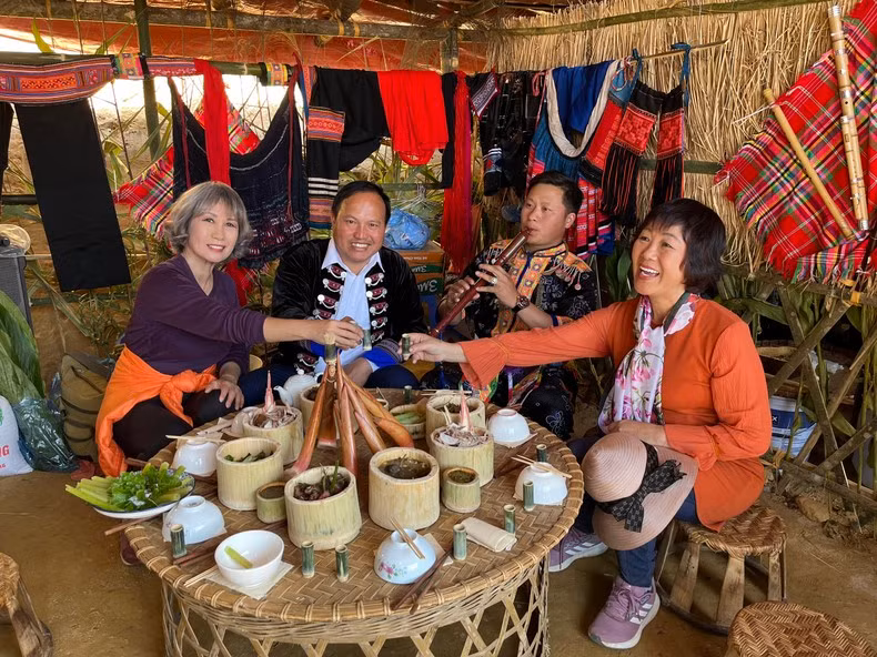 Indigenous dishes of the Mong group are sold to serve the locals and tourists at the festival