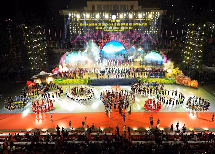 A performance at a cultural festival of ethnic groups in Lai Chau Province (Photo: laichau.gov.vn)