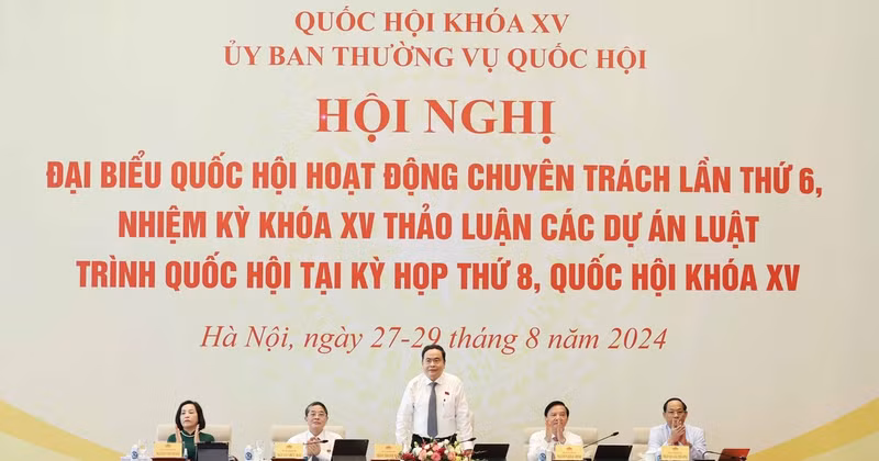 At the 6th meeting of full-time NA deputies in Hanoi on August 27. (Photo: VNA)