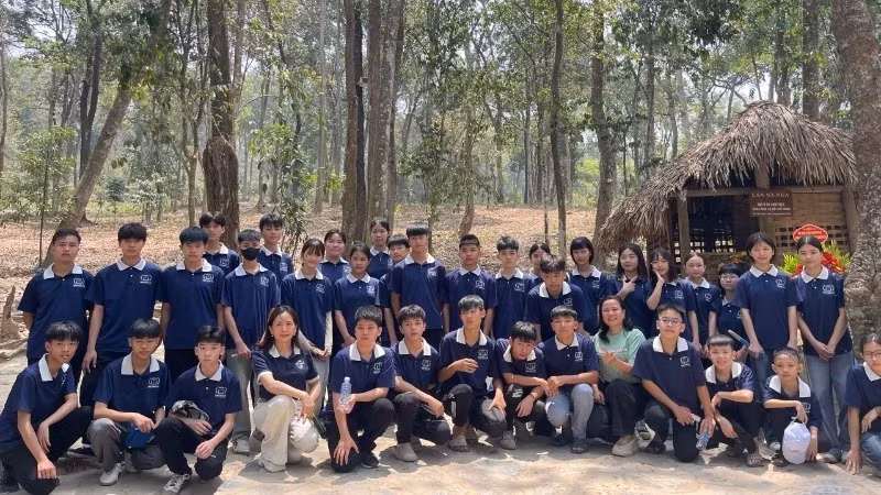 Tan Trao Special National Relic Site welcomes about 44,000 visitors on April 30