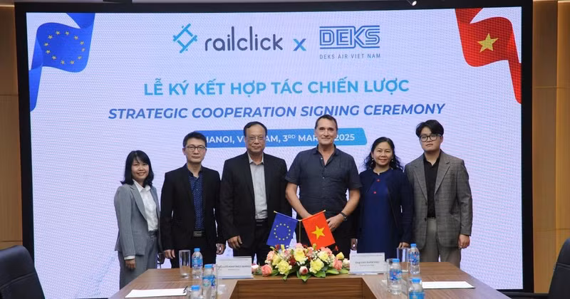 At the signing ceremony (Photo: doanhnghieptiepthi.vn)