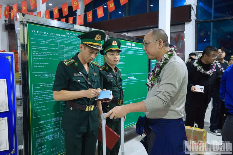 Immigration procedures were carried out quickly and conveniently for passengers