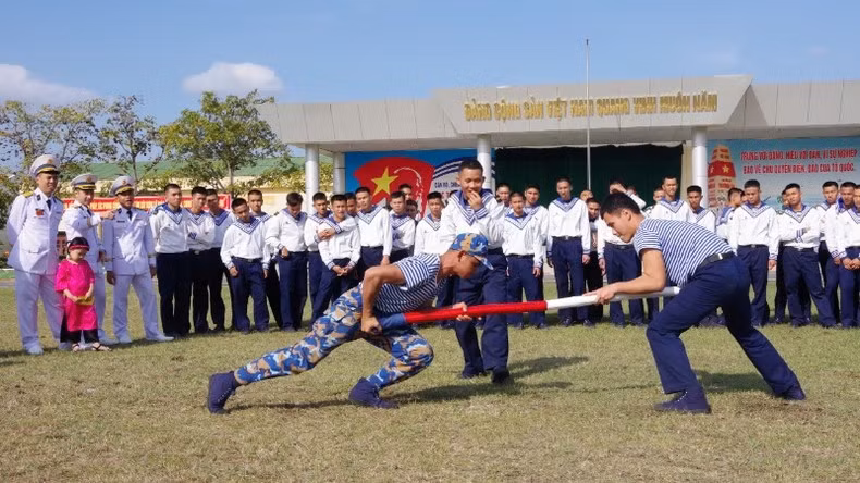 During Tet, various entertainment activities are organised for the soldiers During Tet, various entertainment activities are organised for the soldiers