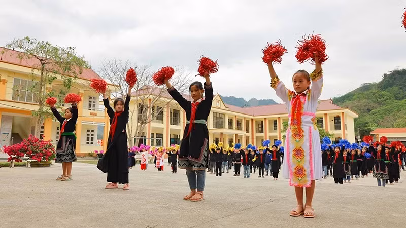Tuition waiver policy for public school students contributes significantly to improving education quality ảnh 1 Tuition waiver policy for public school students contributes significantly to improving education quality ảnh 1