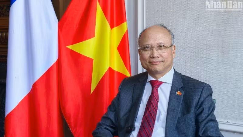 Vietnamese Ambassador ro France Dinh Toan Thang 