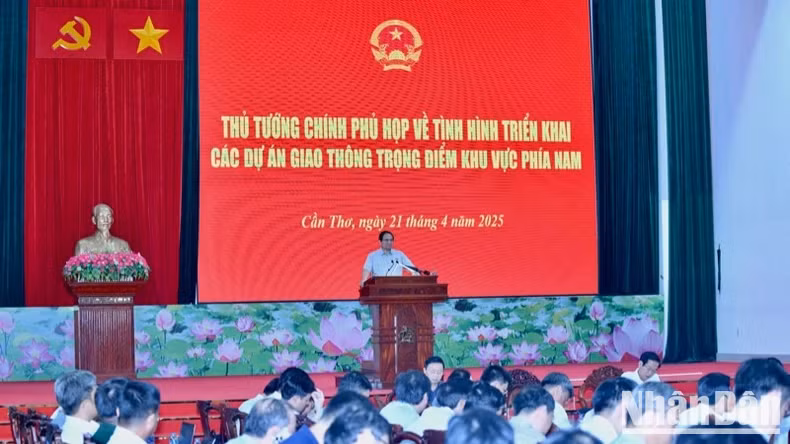 Prime Minister Pham Minh Chinh addresses the conference. (Photo: Thanh Giang)