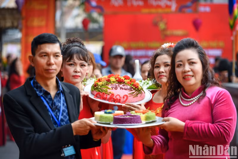[In Pictures] Steamed sticky rice festival in ancient village along the Red River