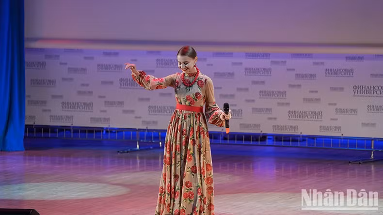 Russian student perform exciting songs.