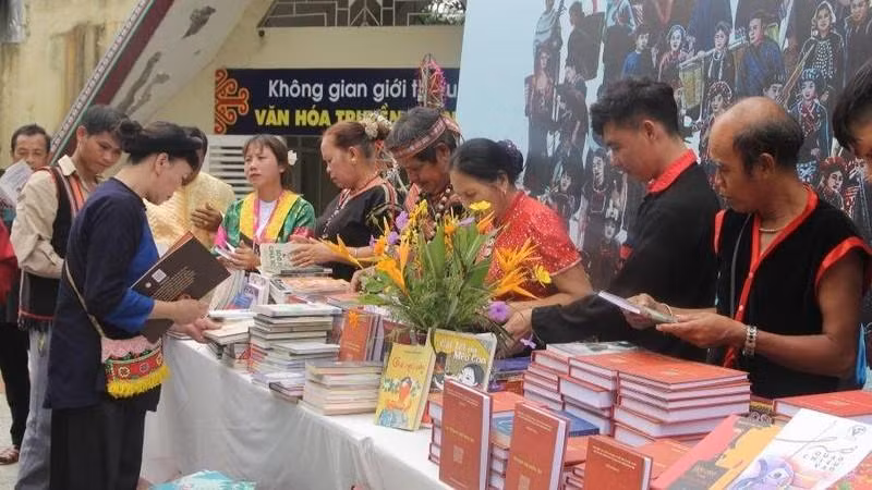 People choose books.