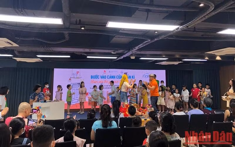 Children participate in a game within the programme. Children participate in a game within the programme.