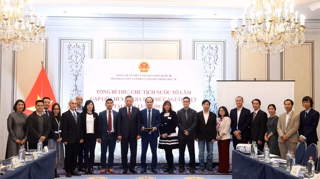 In pictures: General Secretary and President To Lam meets Vietnamese experts and intellectuals in Belgium and Luxembourg