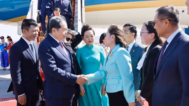 In pictures: National Assembly President arrives in Mongolia for official visit