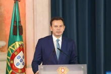 Prime Minister Luis Montenegro delivers a speech at the inauguration ceremony of the new government in Lisbon, Portugal. (Photo: Xinhua)