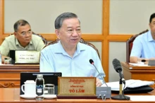 Party General Secretary To Lam delivers directives at the meeting.