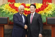 Vietnamese State President Luong Cuong (right) and President of the European Council (EC) António Costa at their meeting on January 29. (Photo: VNA)