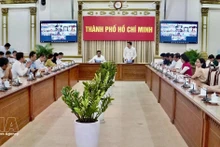 The working session between the Ho Chi Minh City People’s Committee and relevant departments, agencies and localities on February 28 (Photo: VNA) 