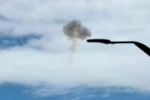 Smoke rises over Jerusalem, Israel, on February 28, 2026. (Photo: Xinhua/VNA)