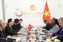 At the talks between Politburo member and Minister of Foreign Affairs Le Hoai Trung and Secretary-General of the International Organisation of La Francophonie (OIF) Louise Mushikiwabo in Ha Noi on March 6. (Photo: VNA) 