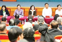 A meeting between candidates and voters during the election campaign for the Ha Noi People’s Council for the 2026–2031 term at “electoral constituency no. 7. (Photo: Hong Thai)