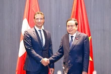 NA Chairman Tran Thanh Man (R) meets with President of the Swiss Council of States Andrea Caroni in Geneva on July 29. (Photo: VNA)