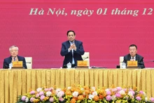 Prime Minister Pham Minh Chinh addresses the conference of the Government Party Committee on December 1. (Photo: NDO)