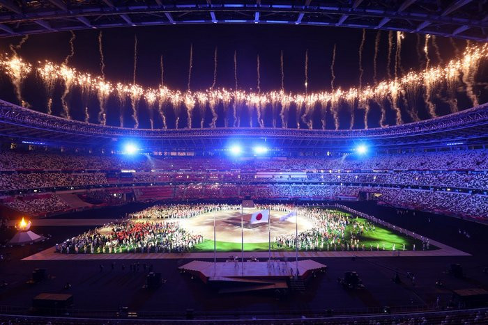Fireworks illuminate Tokyo as Japan take its Olympic bow ảnh 19 Fireworks illuminate Tokyo as Japan take its Olympic bow ảnh 19