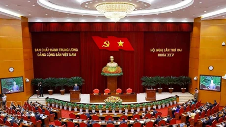 At the closing session of the second meeting of the 14th Party Central Committee. (Photo: VNA)