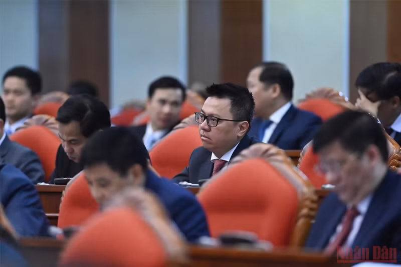 Fifth plenum of the 13th Party Central Committee opens ảnh 4