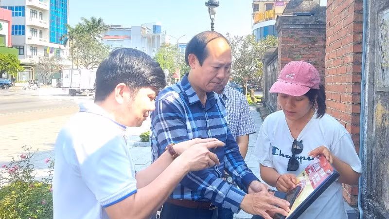 Quang Binh Quan is an attractive destination for tourists in Quang Binh, so the NFC application will facilitate visitors when learning about this national relic.