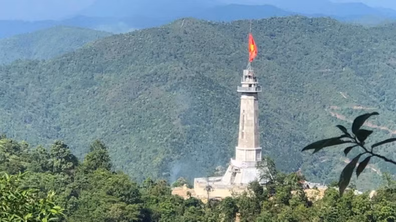 The A Pa Chai Flagpole
