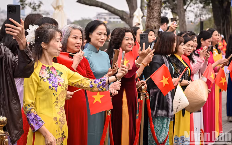 Residents in the capital enthusiastically responded to the event.