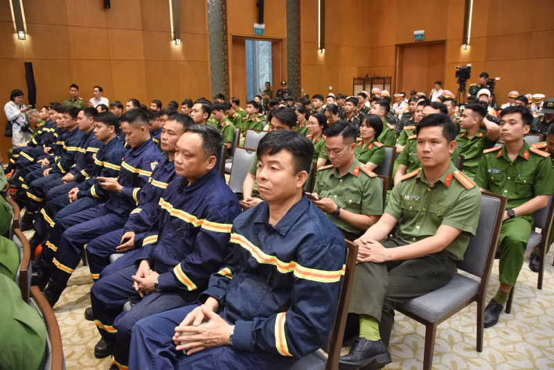 Delegates attend the ceremony.